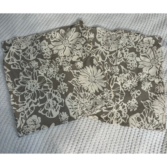 Throw Pillow covers taupe and cream - Picture 6 of 7